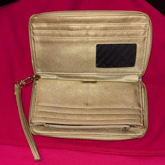 Steve Madden Metallic Gold Wristlet - Picture 5 of 6